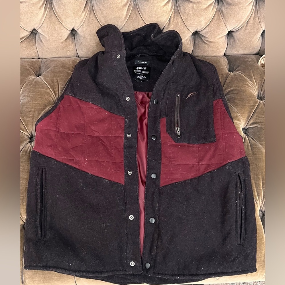 Publish Brand Clothing Red Black Hoodie Horn Button Sleeveless Vest Mens Large